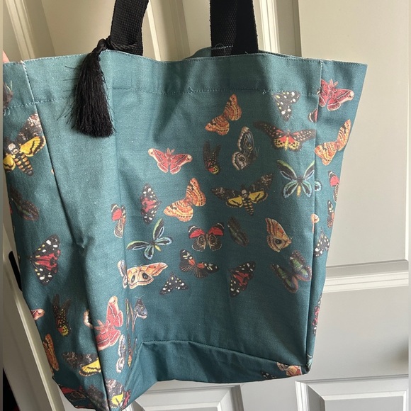 NWOT Beautiful large butterfly tote. Gorgeous colors! Nice and deep. India - Picture 3 of 9